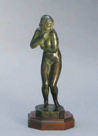 Emile FERNAND-DUBOIS (1869-1952) Femme nue Epreuve en bronze à patine verte, signée...