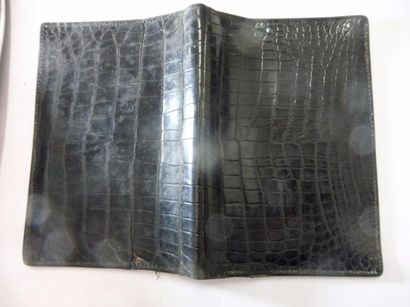 null COUVERTURE D’AGENDA crocodile noir de chez HERMES signé – 13,2 x 9,4 cm