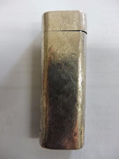 null BRIQUET A GAZ motif ‘’écorce’’ métal doré de chez CARTIER