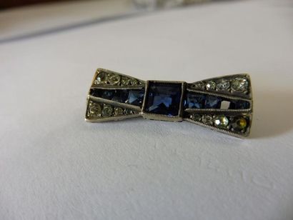 null BROCHE BARRETTE "nœud de ruban" pavage pierre blanche et bleue, monture argent...