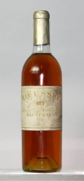 Une bouteille Château RIEUSSEC 1er CC - Sauternes...