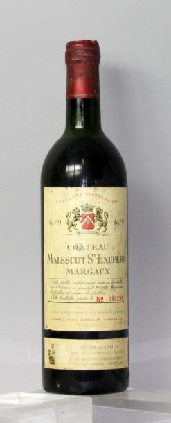 null Une bouteille Château MALESCOT ST EXUPERY 3ème GCC - Margaux 1979.
(Niveau haut...