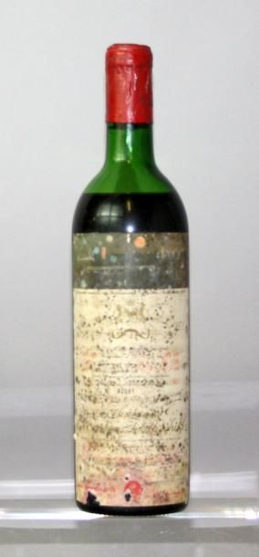 Une bouteille Château MOUTON ROTHSCHILD 1er...