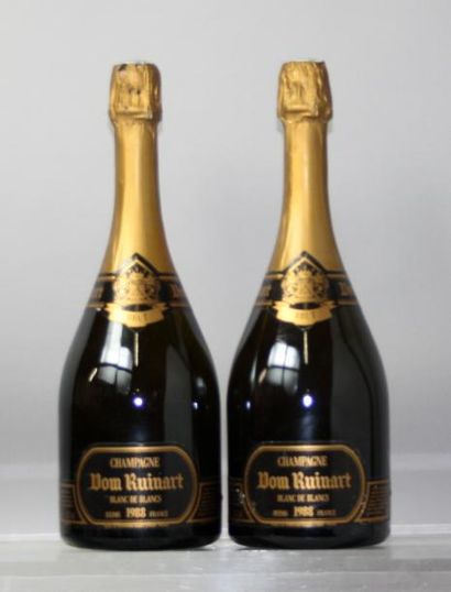 null Deux bouteilles Champagne DOM RUINART Blanc des Blancs 1988.
(Une capsule légèrement...