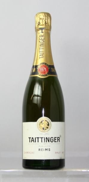 null Une bouteille Champagne TAITTINGER 1971