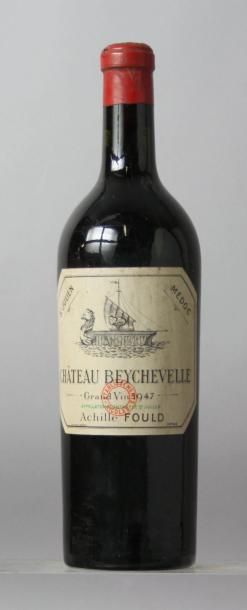 null Une bouteille Château BEYCHEVELLE 3ème GCC -
Saint Julien 1947.
(Niveau légèrement...