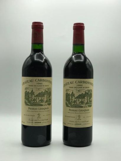 null 2 bouteilles Château Carbonnieux GC Graves 1992 (niveau: 1 bas goulot)