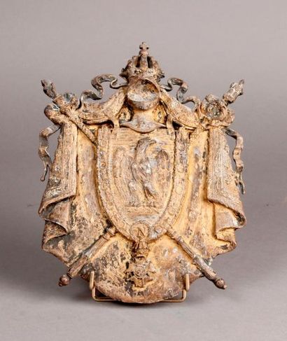 null PLAQUE en bronze doré représentant les Grandes Armes Impériales de l'empereur...