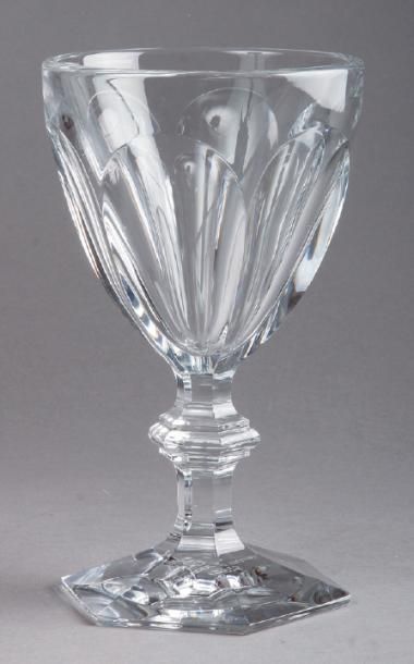 BACCARAT, modèle Harcourt COUPE drageoir en cristal, datée 1975 et numérotée 322/500.
H....