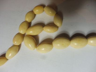 null COLLIER de perles olive en chute ivoire diam perles 6 mm à 11,5 mm long 60 ...