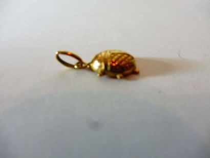 null PENDENTIF ‘’tortue’’ Alliage d’or 14 ct - 1,65 g.