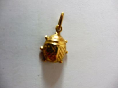 null PENDENTIF ‘’tortue’’ Alliage d’or 14 ct - 1,65 g.