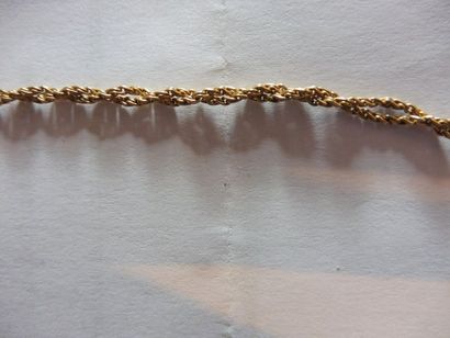 null CHAINE Maillon double brins torsadés Or jaune 10,50 g. long 52 cm