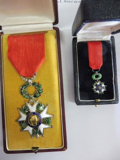 null CROIX de chevalier de la Légion d’honneur, modèle 1870 attache avec diamant...