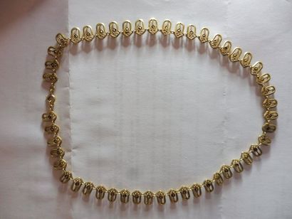 null COLLIER collerette motif en U ajouré et filigrané anneau ressort or jaune 20...