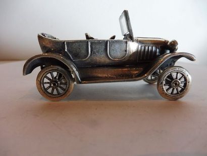 null VOITURE EN REDUCTION ‘’FORD MOD.T 1919

102 g. Long 6,5 cm