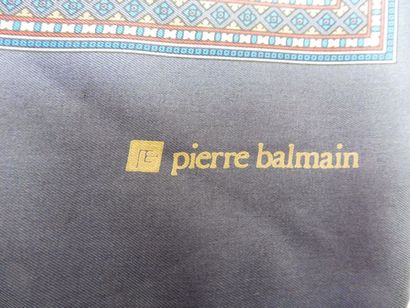 null Pierre BALMAIN Echarpe ‘’croisillons’’ Soie doublé laine 140 x 30 cm (parfait...