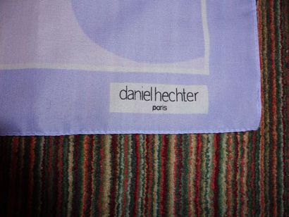 null Daniel HECHTER foulard ‘’nuages’’ soie 87 x87 cm (bon état)