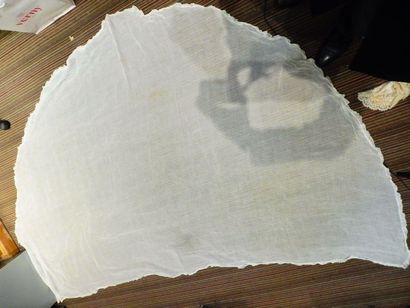 null VOILE DE MARIEE semi circulaire voile de coton blanc bordure froncée 250 x 150...