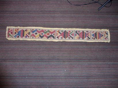 null 2 BANDES de tissus marocains (ceinture) motifs compartimentés doublé de jaune...