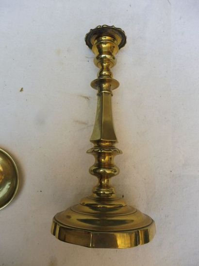 null BOUGEOIR A MAIN et FLAMBEAU en bronze H : 7,5 cm et 27 cm (bon état)