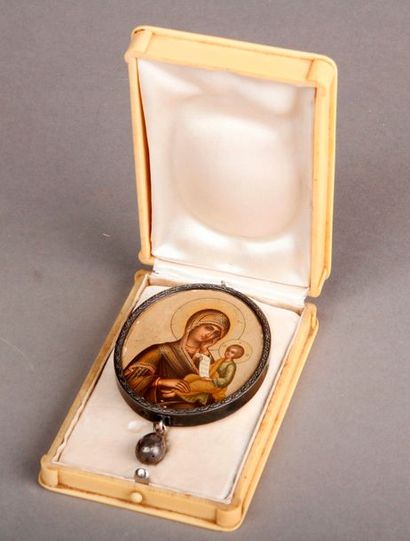  ICÔNE pendentif de la Mère de Dieu «Apaise ma peine». Russie, fin du XIXe siècle....
