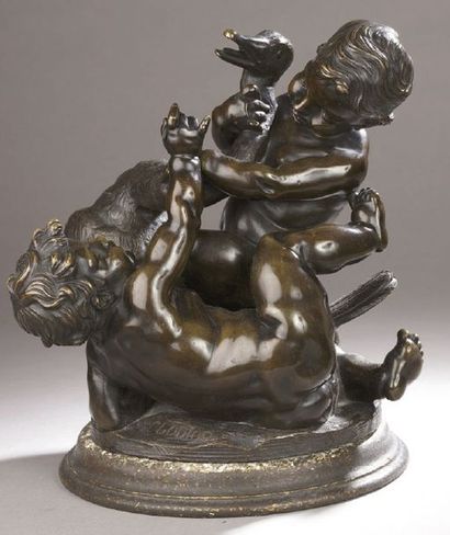 D'après CLODION (1738-1814) Deux amours jouant avec un cygne
Epreuve en bronze.
H....