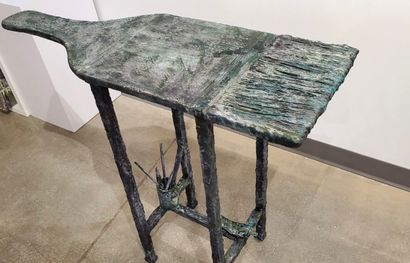 null 
Yuri KUPER (1940) 

La table du peintre

Console en bronze, c. 2012

H: 32...