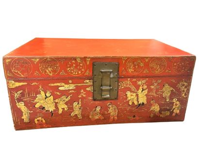 null Japan 20th century 
Chest or kimono box, covered with paper imitating carmine...