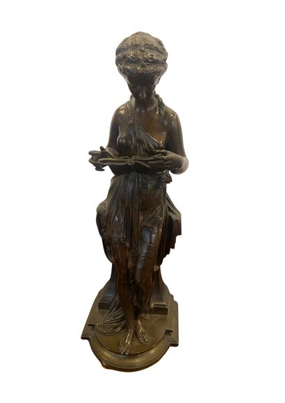 null Paul DUBOY (1830-c.1887)
Calliope 
Epreuve en bronze à patine brune 
Signée...