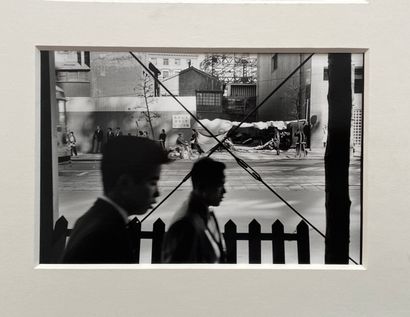 null René BURRI (1933-2014) 
Série de quatres photos prises en Chine 
Tirage argentique...