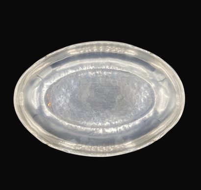 null A silver basket (925/1000), hammered, the edges scalloped 
Bearing hallmarks...