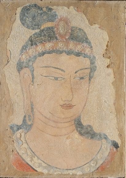 null Fragment d'une peinture murale bouddhiste, figurant une figure féminine, probablement...