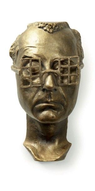 MAN RAY (1890-1976) 
(°)Autoportrait
Sculpture en bronze doré, signée et numérotée...