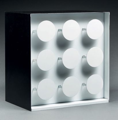 Martha S. BOTO (1925-2004) Déplacement optique, 1969?
Sculpture volume, système lumineux...