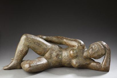 Lucien GIBERT (1904-1988) Femme couchée

Bronze à patine brune

Signé, marqué du...
