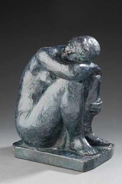 Lucien GIBERT (1904-1988) Femme recroquevillée

Bronze à patine bleue

Signé sur...