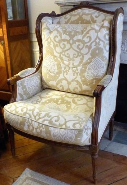 Pair de fauteuils à oreilles Style Louis XVI Pair de fauteuils à oreilles Style Louis...