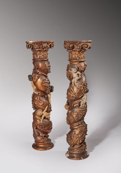 Paire de colonnes salomoniques en bois sculpté...
