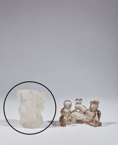  Chine, XIXe siècle 
Porte-pinceaux en cristal de roche, reprenant la forme d’un...