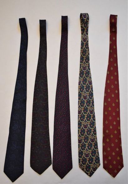 null Lot de cinq cravates en soie imprimée. 

Alain Figaret.