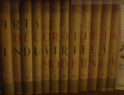 null ENCYCLOPEDIE des ARTS DECORATIFS et INDUSTRIELS modernes au XXe siècle. 12 ...