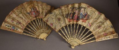 null TWO FANS, leaves with gouache decoration of gallant scenes and pastillage. Early...