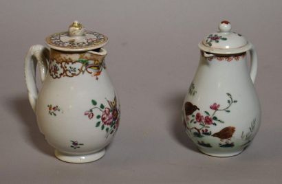  TWO polychrome MILK DRAWINGS (grit). China. 18th century. Height. 13 and 14 cm 
...