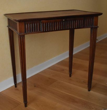 TABLE cabaret in fluted mahogany with one...