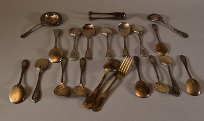 null SILVER LOT: 15 ice cream scoops - sugar tongs - sugar spoon - vermeil cover....