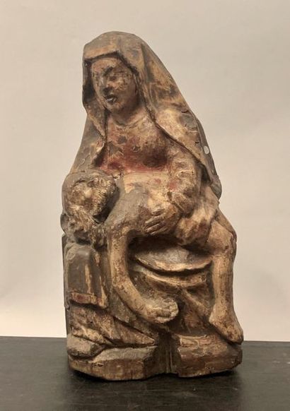 null Pietà en chêne polychrome. Travail alpin. XVI-XVIIème siècle. 

Haut. 37 cm