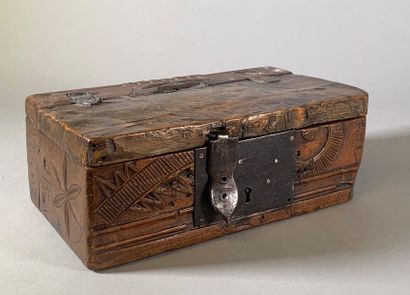 null Five boxes or cases. Alpine work. 19th century. (lid or bottom added) 
