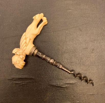 null Corkscrew in steel fasté gone up with a handle of umbrella in ivory. 

Height...