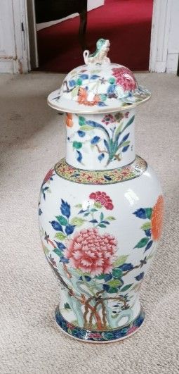 null CHINA: Porcelain baluster vase with pink family decoration. Circa 1800. Height....